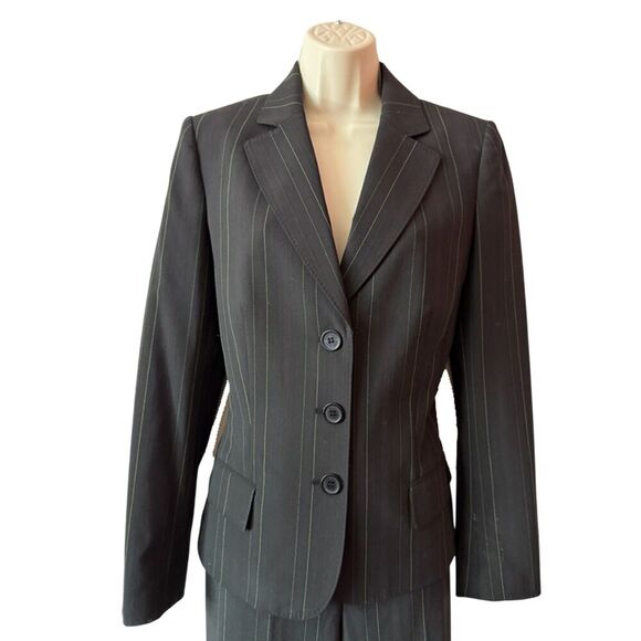Anne Klein Black Pantsuit With Green & purple Pinstripes Size 6 - Picture 9 of 17